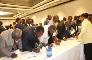 Le MENFP distribue des permis aux écoles privées et rappelle les règles pour la rentrée 2025-2026