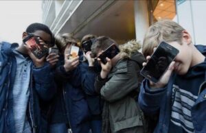 Réseaux sociaux : la France interdit l’accès aux moins de 15 ans, Haïti encore en retard