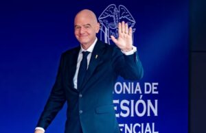 Infantino challenged: supporters demand resignation